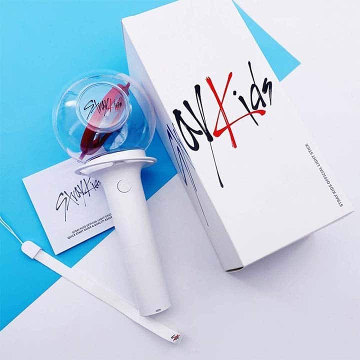 STRAY KIDS – OFFICIAL LIGHTSTICK